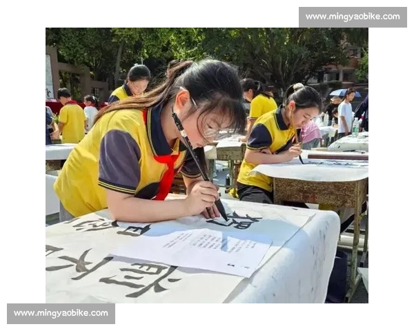 社区书画比赛精彩纷呈 弘扬传统文化 激发创作热情 展现艺术风采